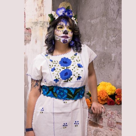 Mexican Embroidered Dress - Picture 9 of 12